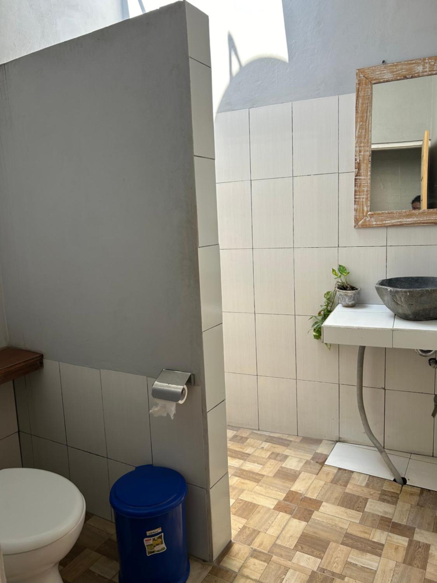 Blue Waves Hostel Amed Ambat Exterior foto